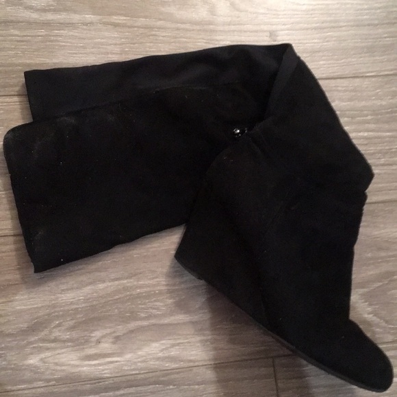 Women’s over the knee boots - Picture 2 of 4